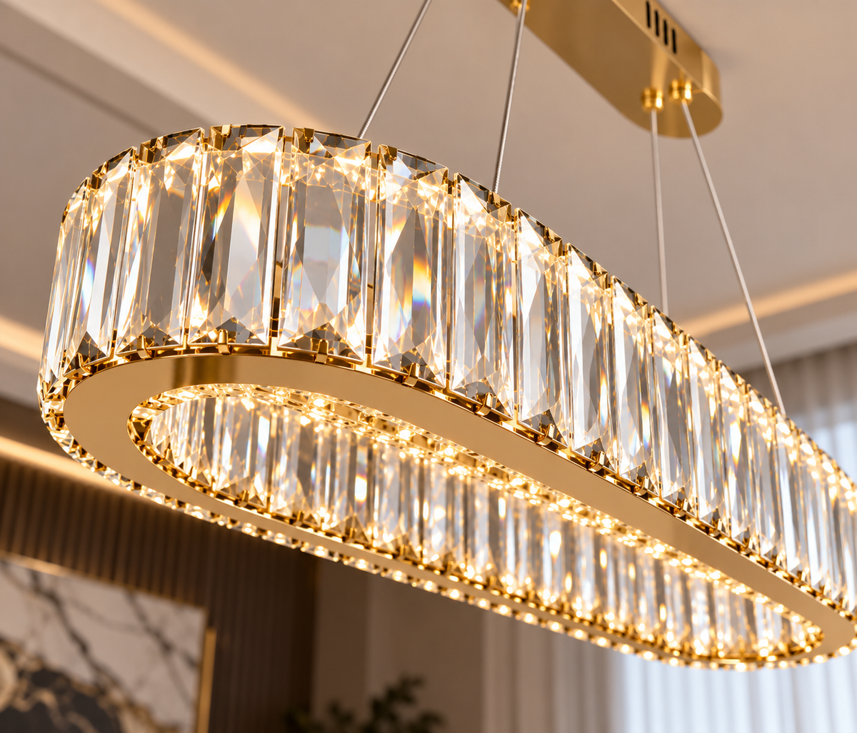 Lustre Ovale en Cristal – Élégance Dorée Moderne